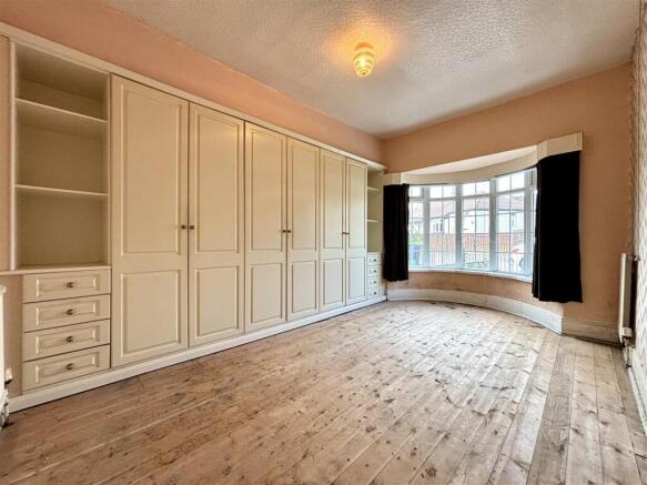 2 bed Semi-Detached Bungalow for sale Image 7