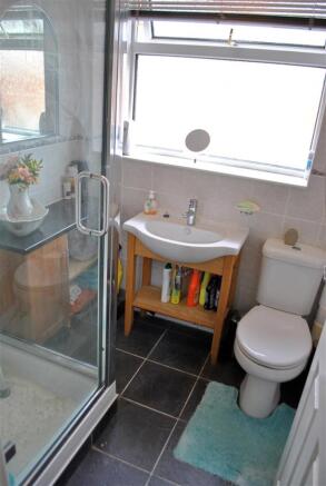 FULLY TILED SHOWER R
