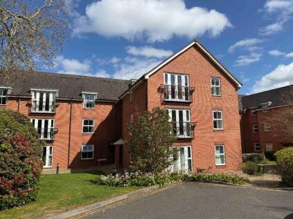 Romani Close, Warwick