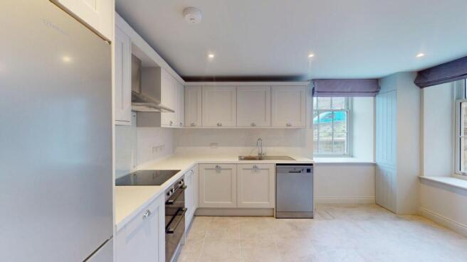 4 bed Mews to rent Image 6