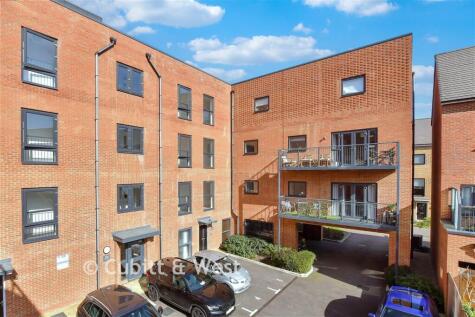 Felnex Avenue, Wallington, Surrey