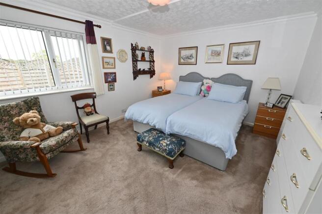 BEDROOM 1.