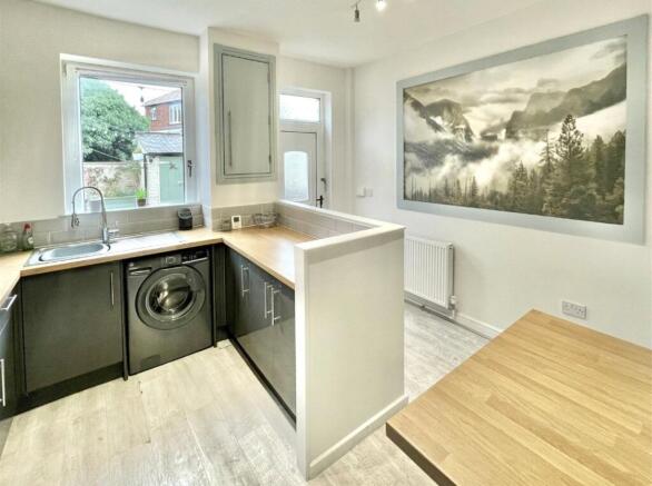 4 bed Terraced for sale Image 7