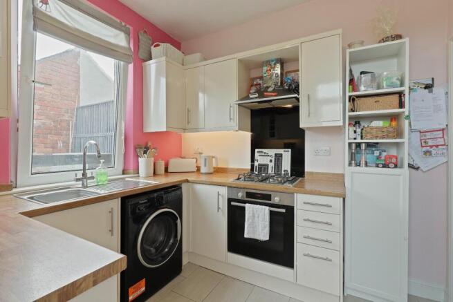 3 bed Semi-Detached for sale Image 9