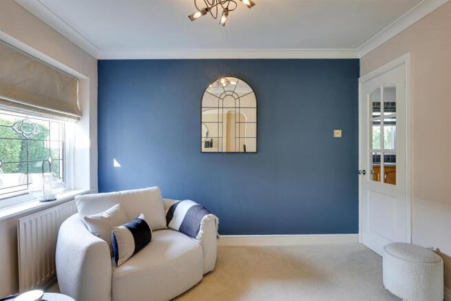 4 bed Detached for sale Image 10