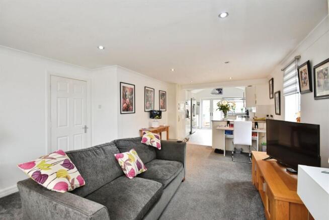 4 bed Detached for sale Image 10