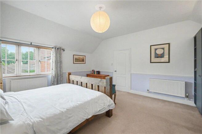 5 bed Detached for sale Image 12