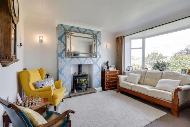 4 bed Semi-Detached for sale Image 11