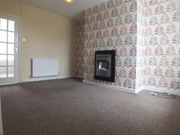 REAR LIVING ROOM