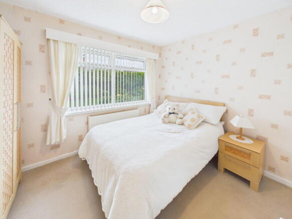 4 bed Detached Bungalow for sale Image 12