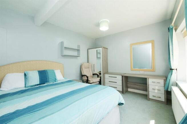3 bed Semi-Detached Bungalow for sale Image 6