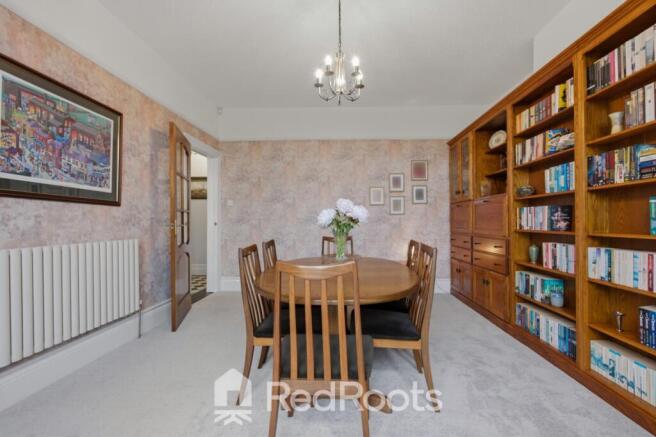 5 bed Semi-Detached for sale Image 10