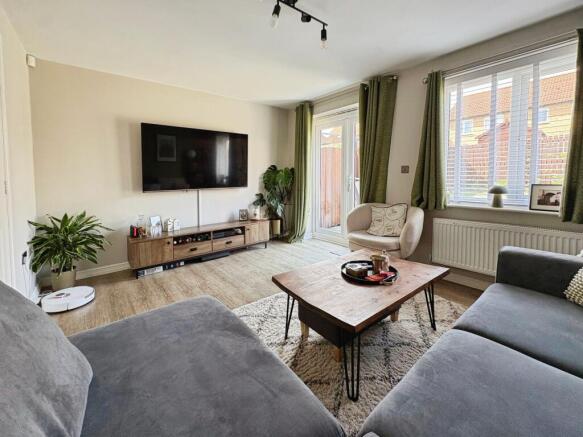 3 bed Semi-Detached for sale Image 7