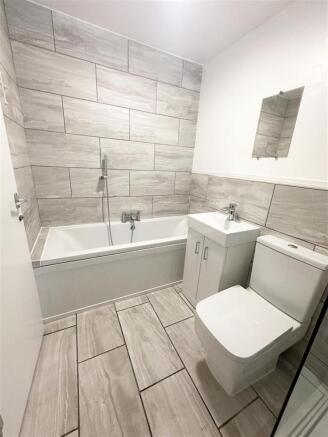 Bath Area.JPG