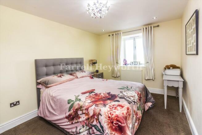 Bedroom 2 image 2