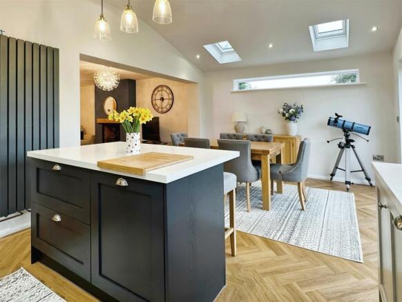 Kitchen / Dining