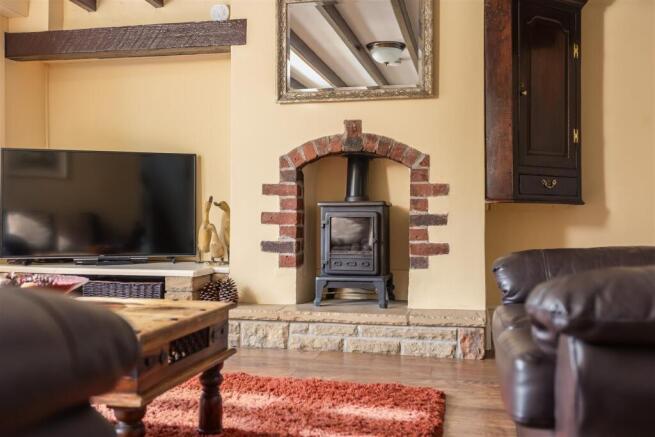 2 bed House for sale Image 7