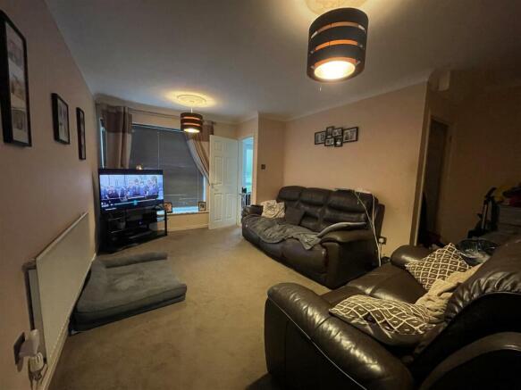 Lounge 2.jpg