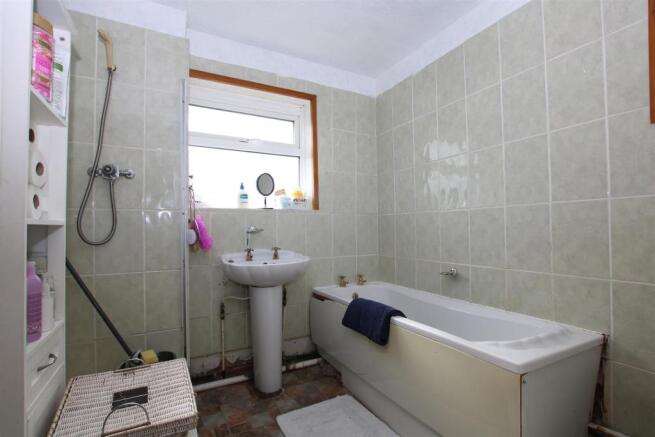 Bathroom.JPG