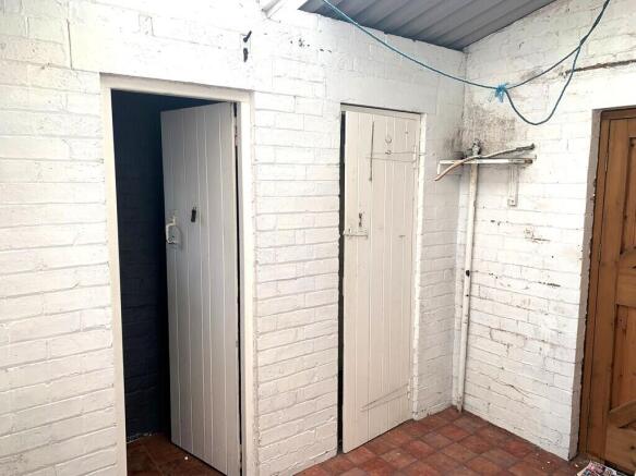 Earls Drive, Clayton, Newcastle, ST5 3QR  photo 5
