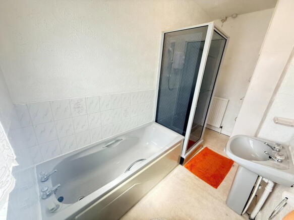 2 bed Terraced to rent Image 12
