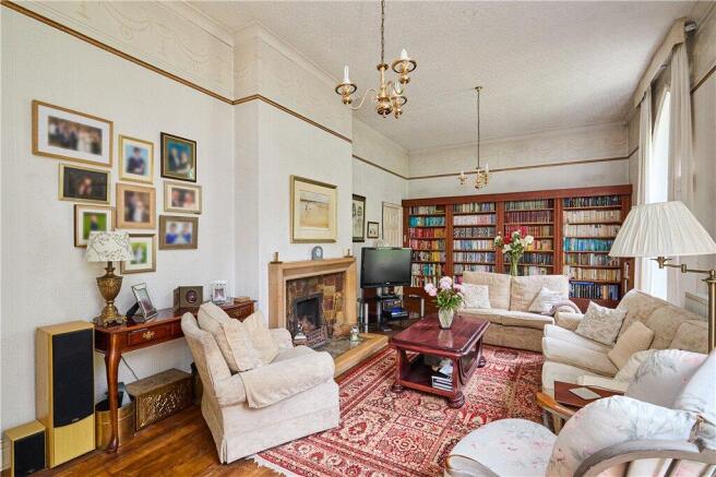 8 bed Detached for sale Image 11