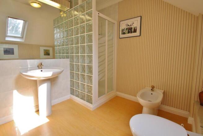 En-suite Shower Room.JPG