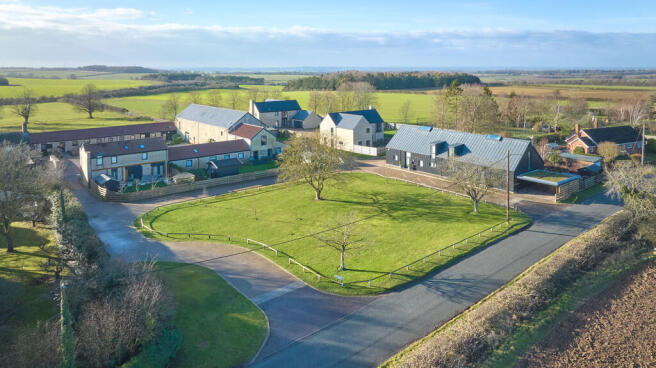 10 Hill Farm View...