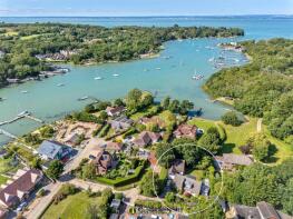 Silent Tides, Ashlake Farm Lane, Ryde PO33 4LF