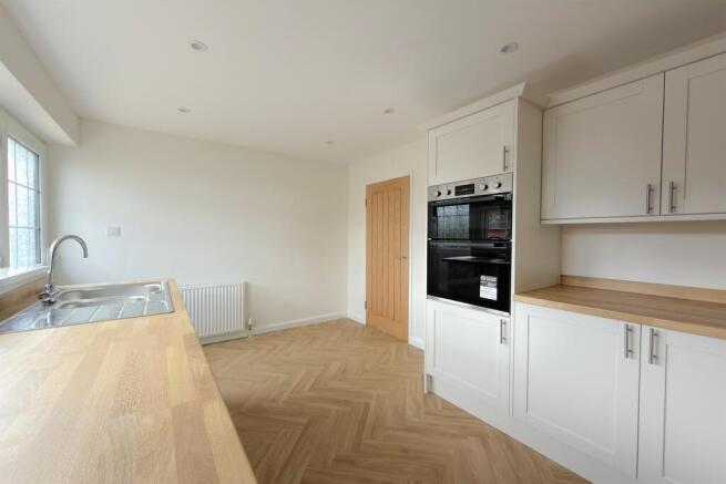 2 bed Bungalow for sale Image 7