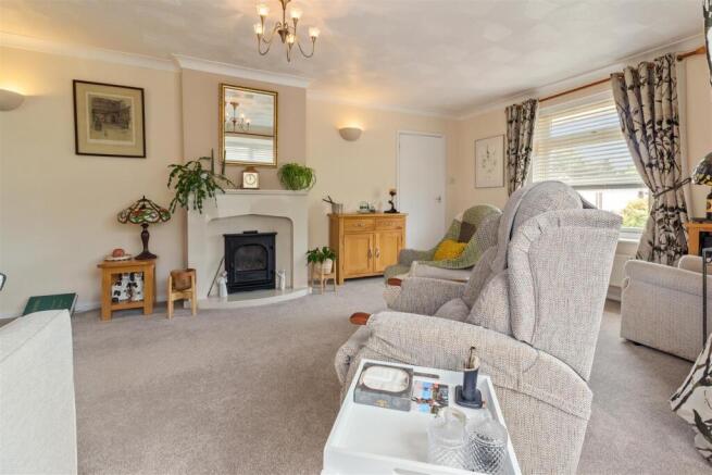 1 brookside close photos-002.jpg