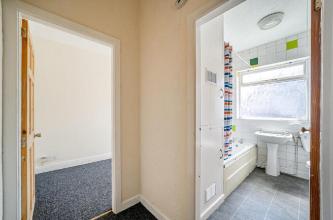 2 bed Terraced for sale Image 9