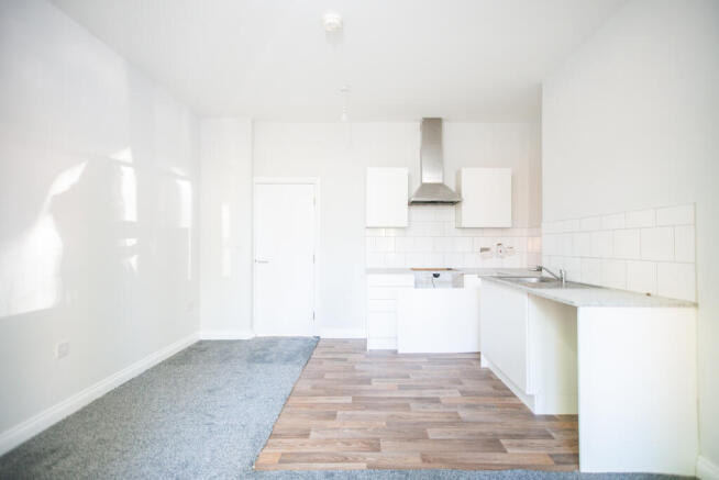 1 bed Flat to rent Image 4