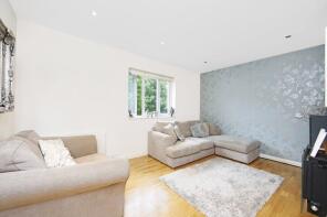 22, The Highlands, Potters Bar EN6 1HU