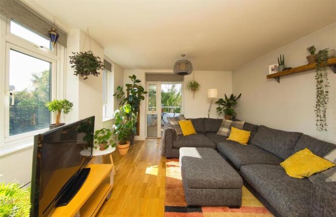 1 Hillside Ct. 2214.jpg