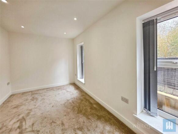 2 bed Apartment to rent Image 10