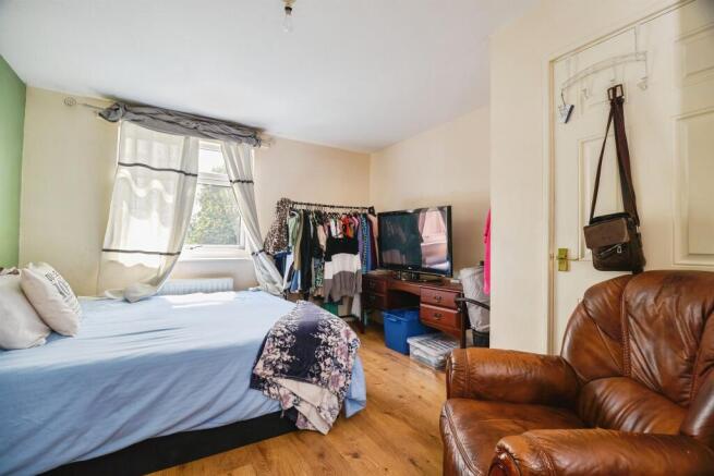 3 bed Terraced for sale Image 7