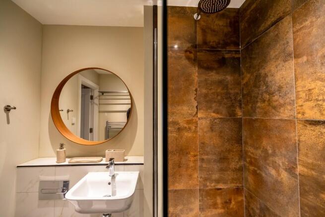 1 bed Ground Flat to rent Image 10