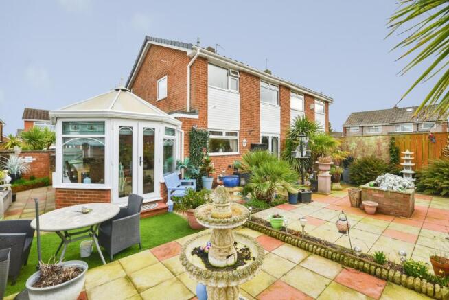 3 bed Semi-Detached for sale Image 3