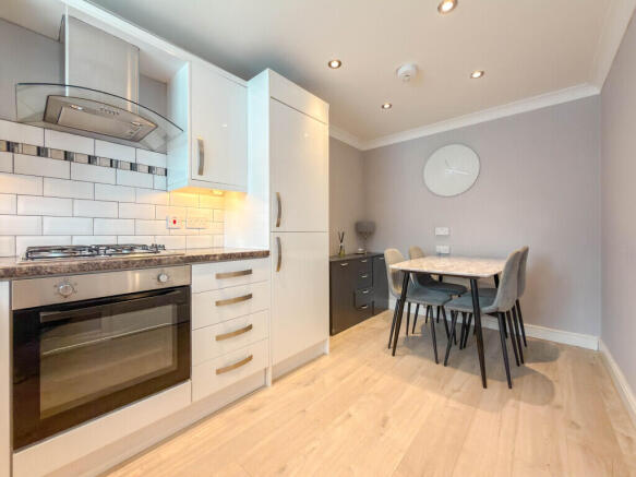 3 bed House for sale Image 3