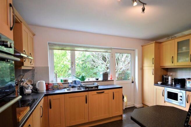 KITCHEN/B'...