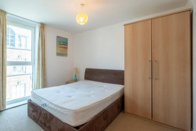 2 bed Flat for sale Image 4