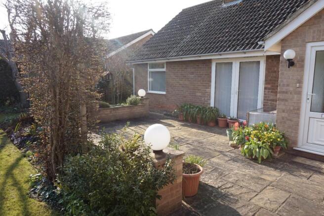FRONT GARDEN