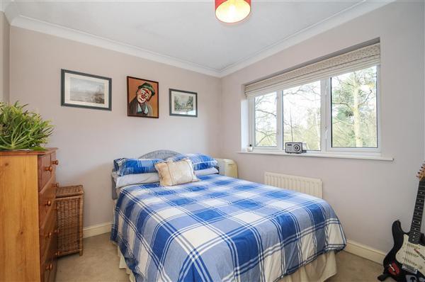 BEDROOM 2
