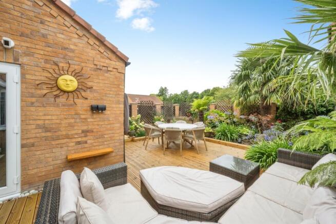 4 bed Semi-Detached for sale Image 4