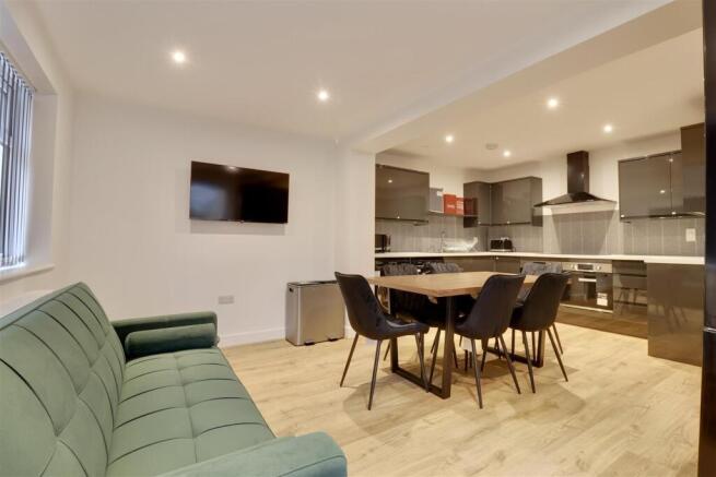 KITCHEN 2.jpg