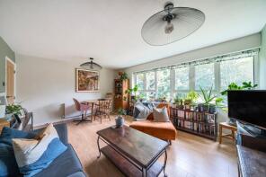 6, Gladeside Court, Succombs Hill, Warlingham CR6 9JG