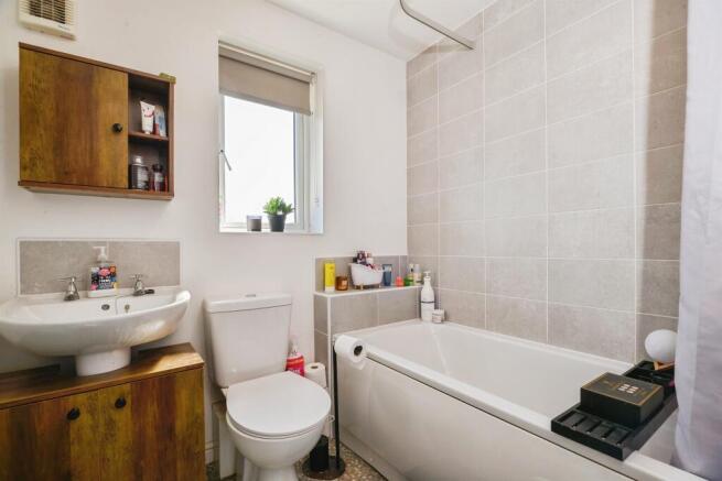 3 bed Detached for sale Image 9