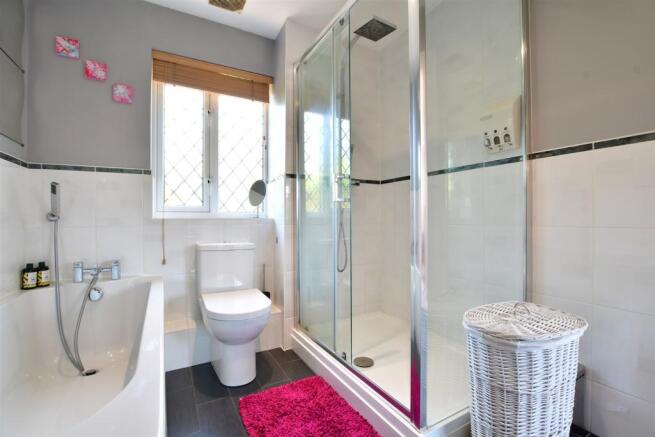 En-Suite Bathroom