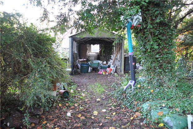 Detached garage